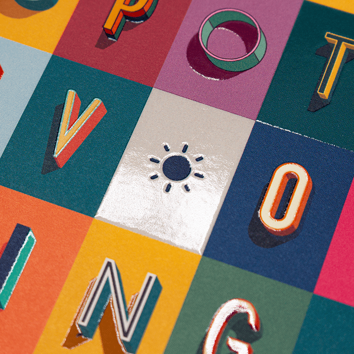 Spot-UV lak door Perfectly Bold