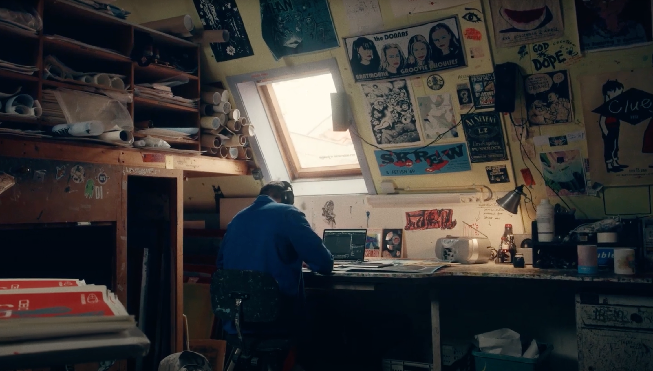 Maarten aan het werk in zijn atelier