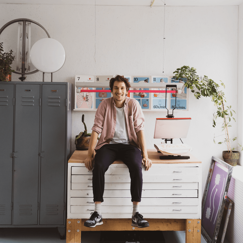  Raoul Wilke van Studio Turbo op zijn werkplek 